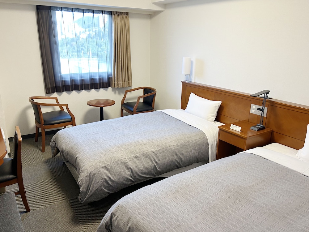 ROOM, TWIN BEDS
