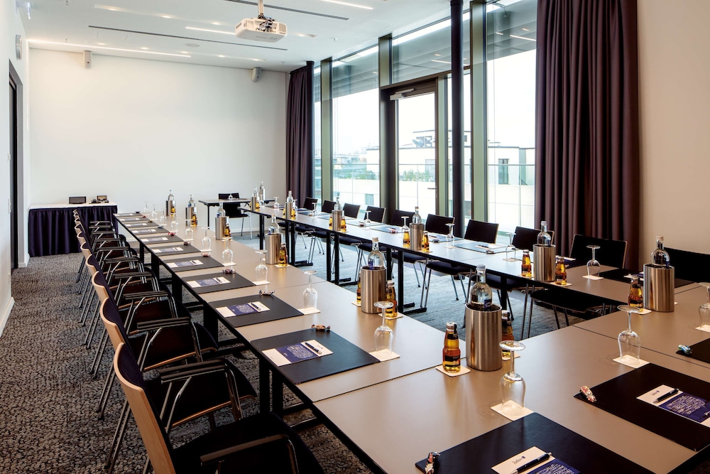 RADISSON BLU HOTEL, MANNHEIM 66/74