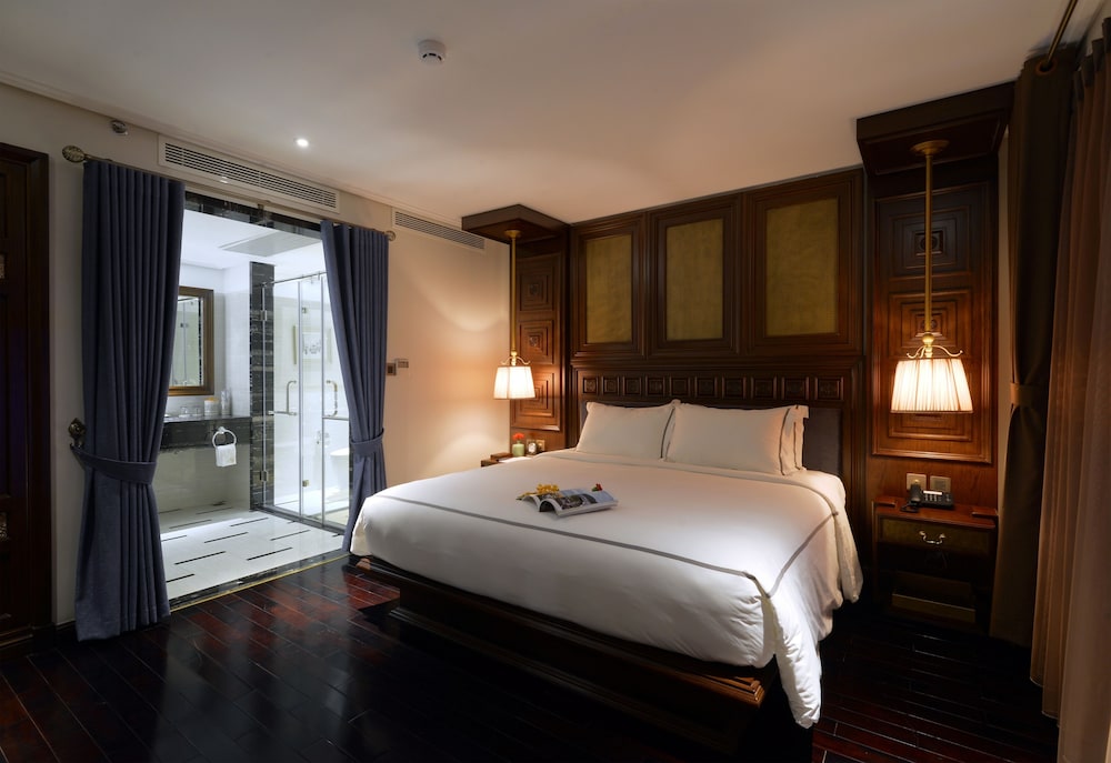 Le Jardin Hotel Haute Couture 16/76
