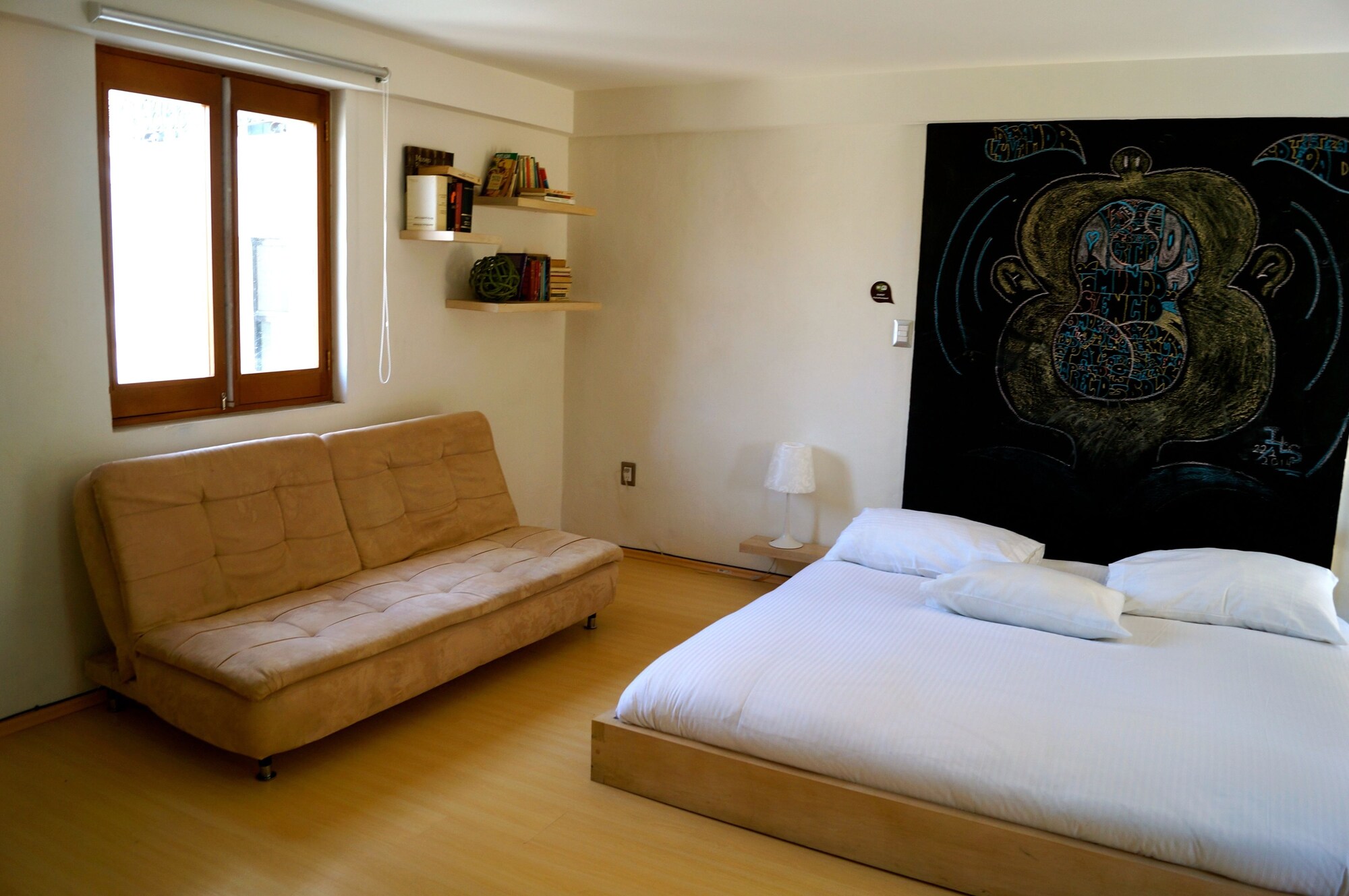 MASTER, SUITE