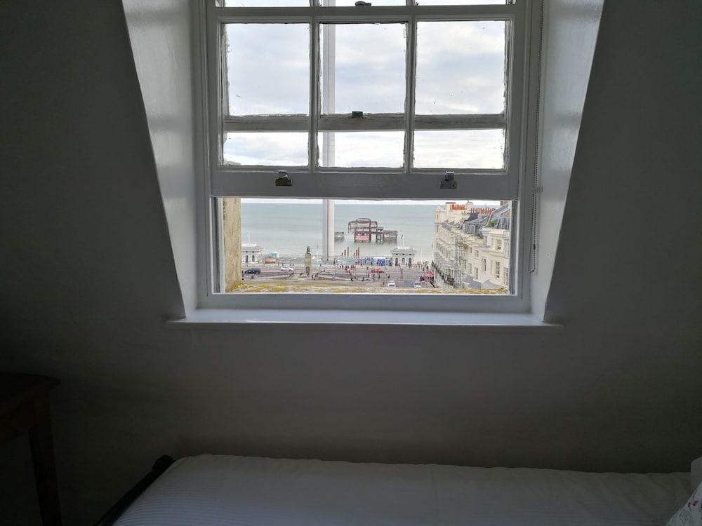 Regency Hotel 14/50