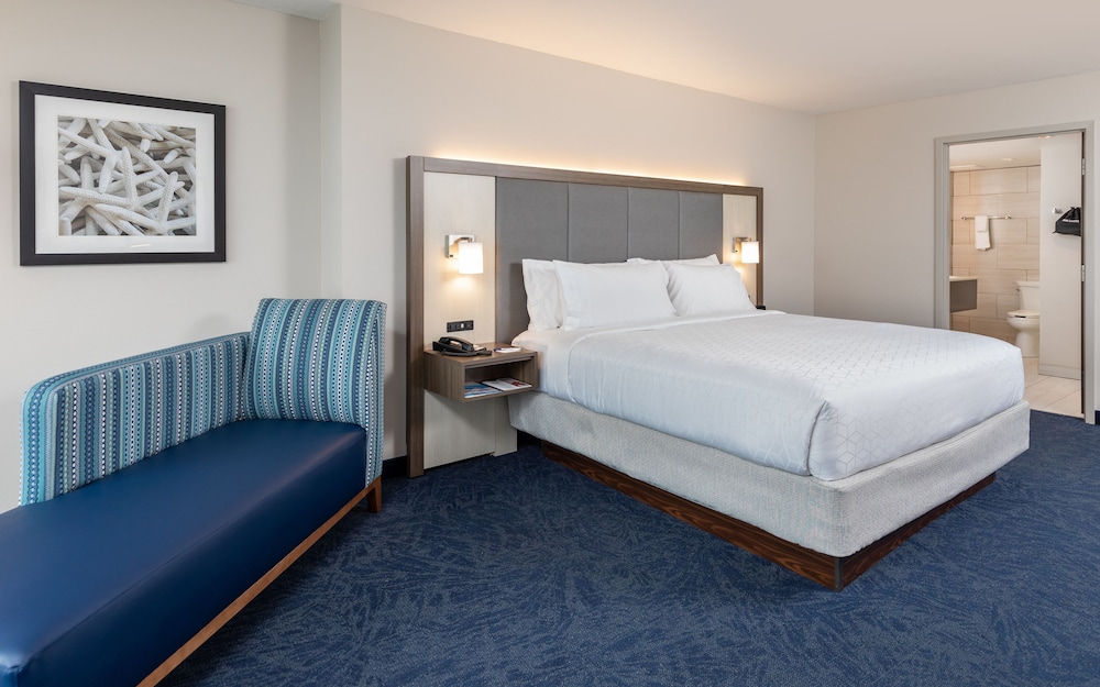 Holiday Inn Express Pensacola Beach 21/60