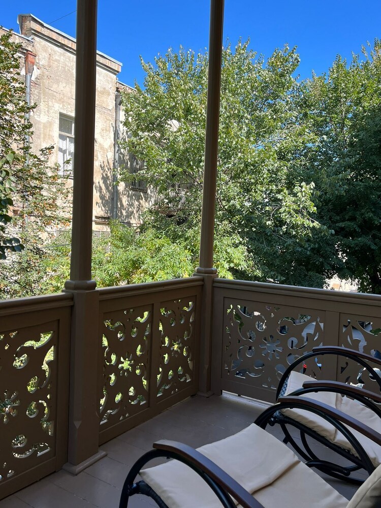 Makmani Hotel 37/62
