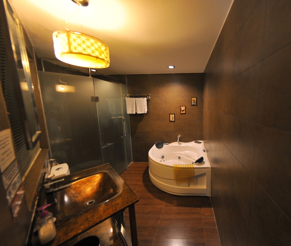 Shervinton Executive Boutique Hotel 35/60