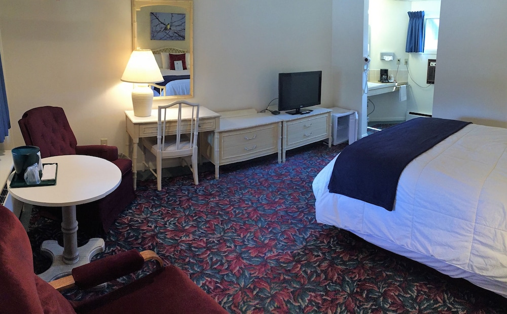 Cedar Motor Inn 18/56
