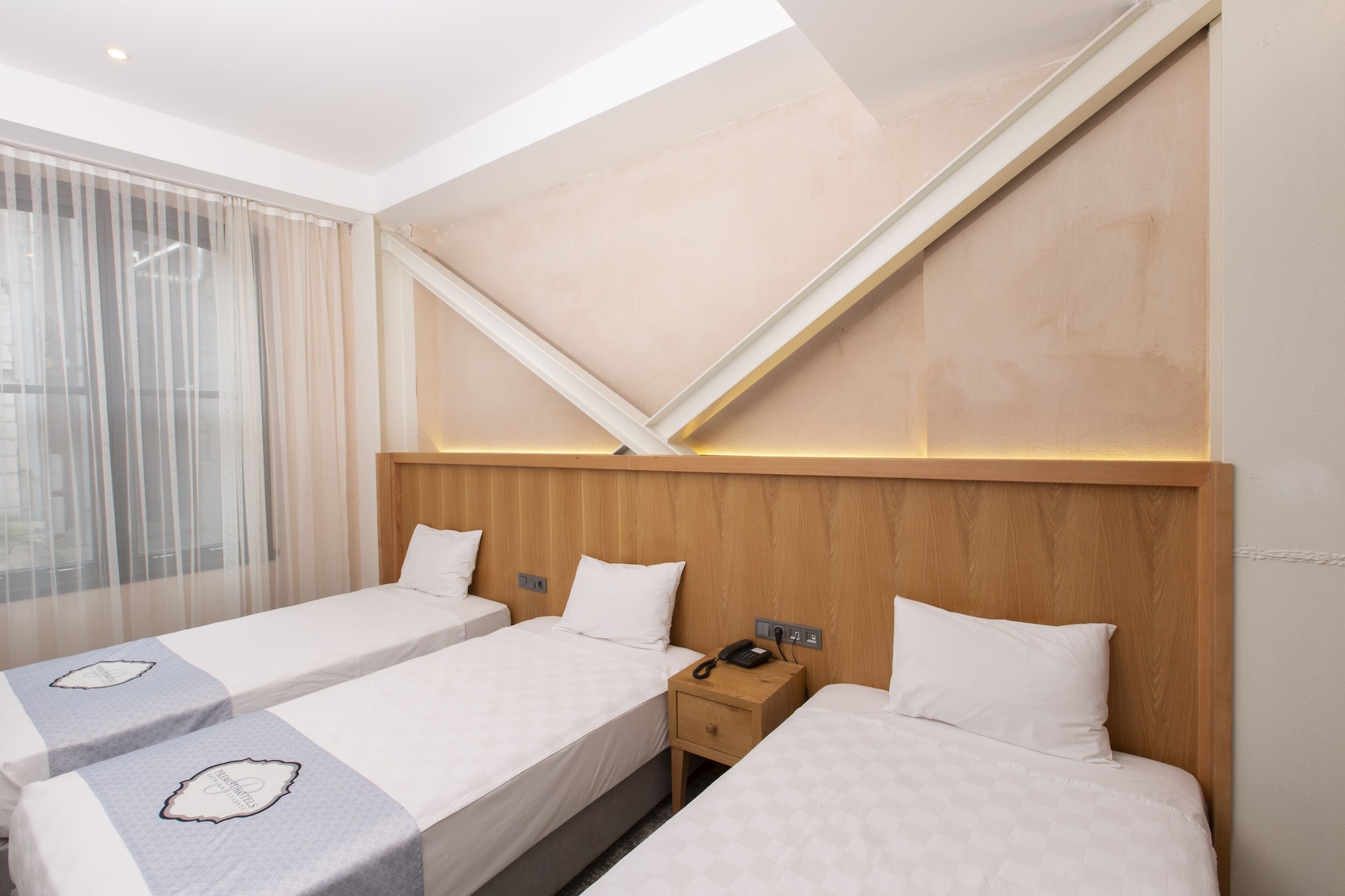ROOM, TRIPLE