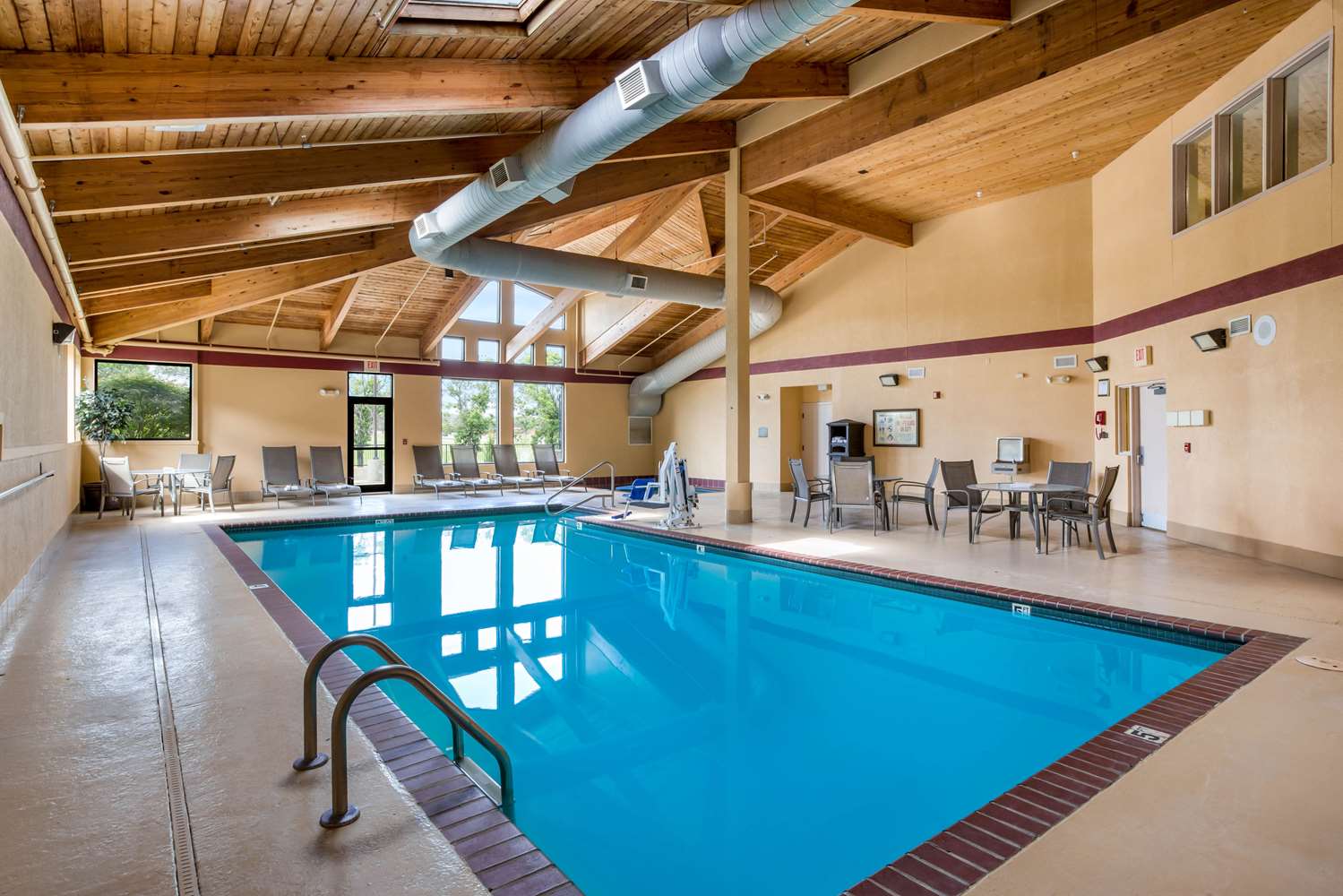 Quality Inn & Suites Lawrence - University Area 26/39