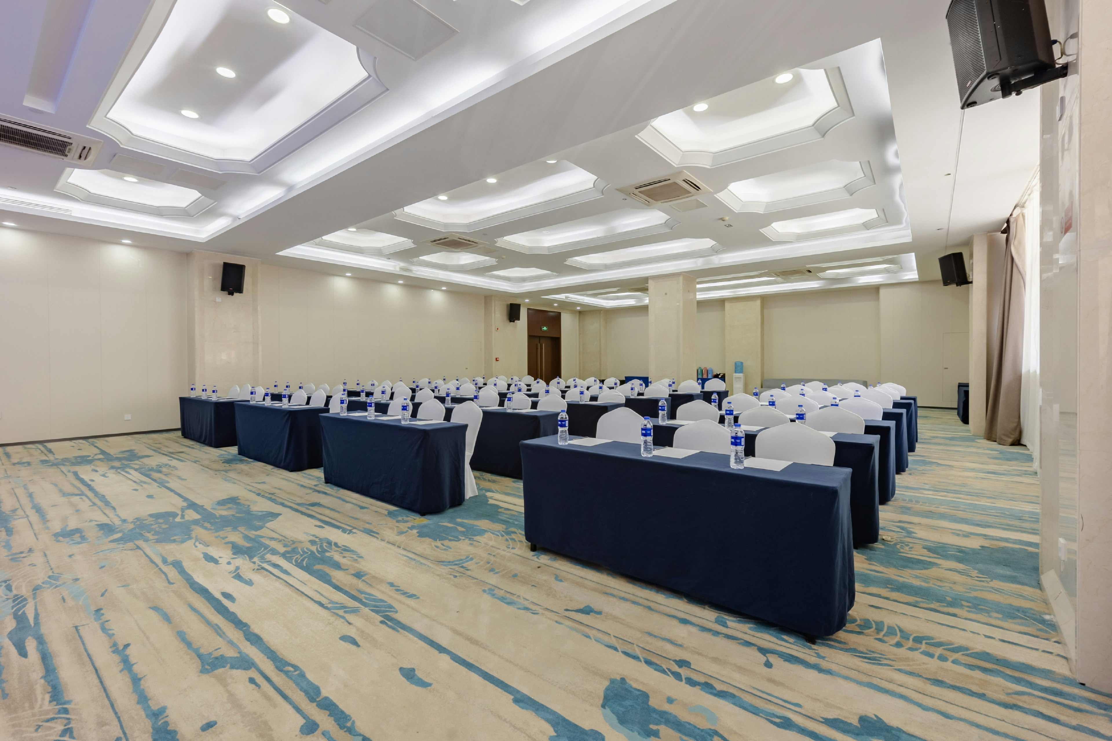 HOLIDAY INN EXPRESS HEFEI DOWNTOWN 72/80