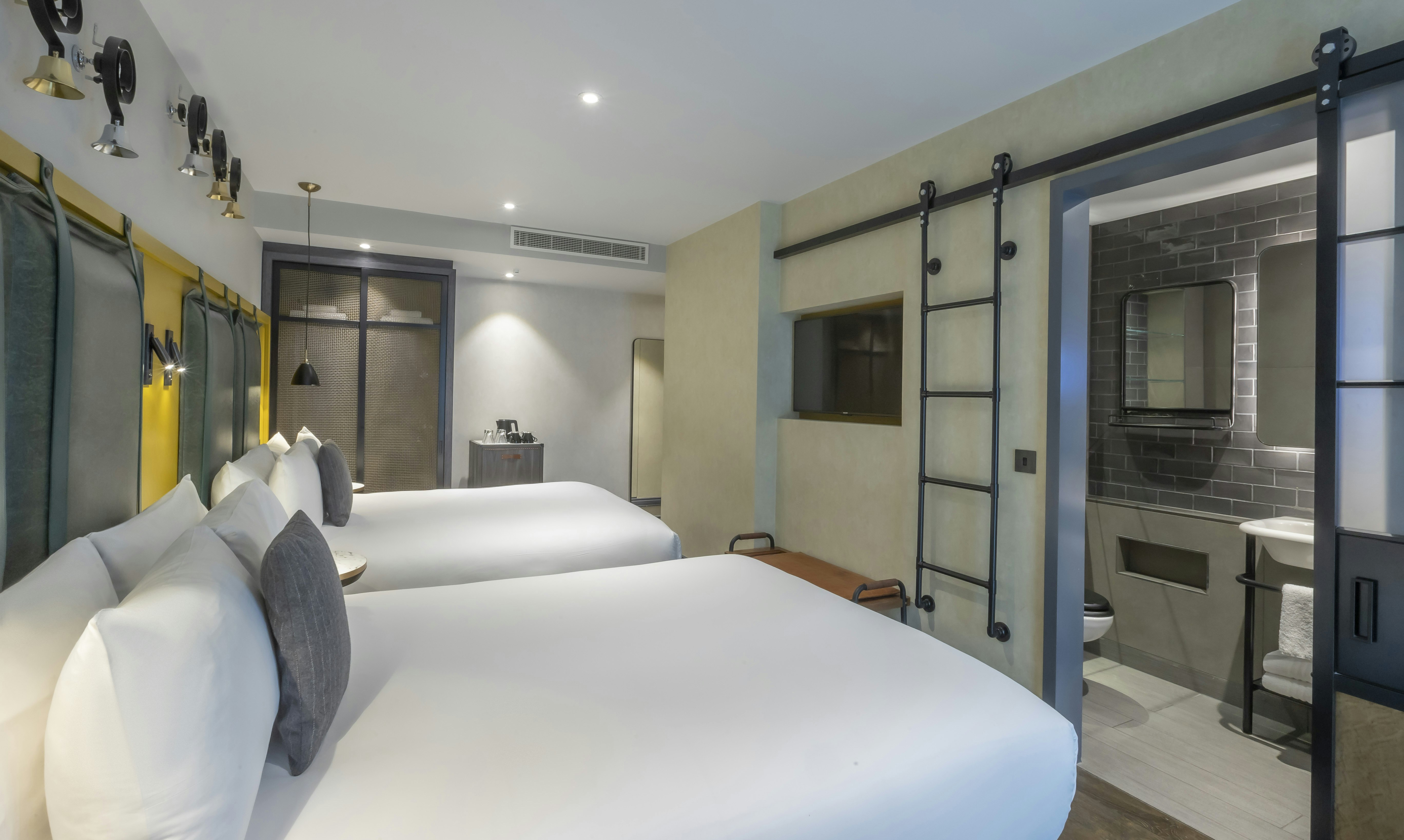 Clayton Hotel City of London 10/30