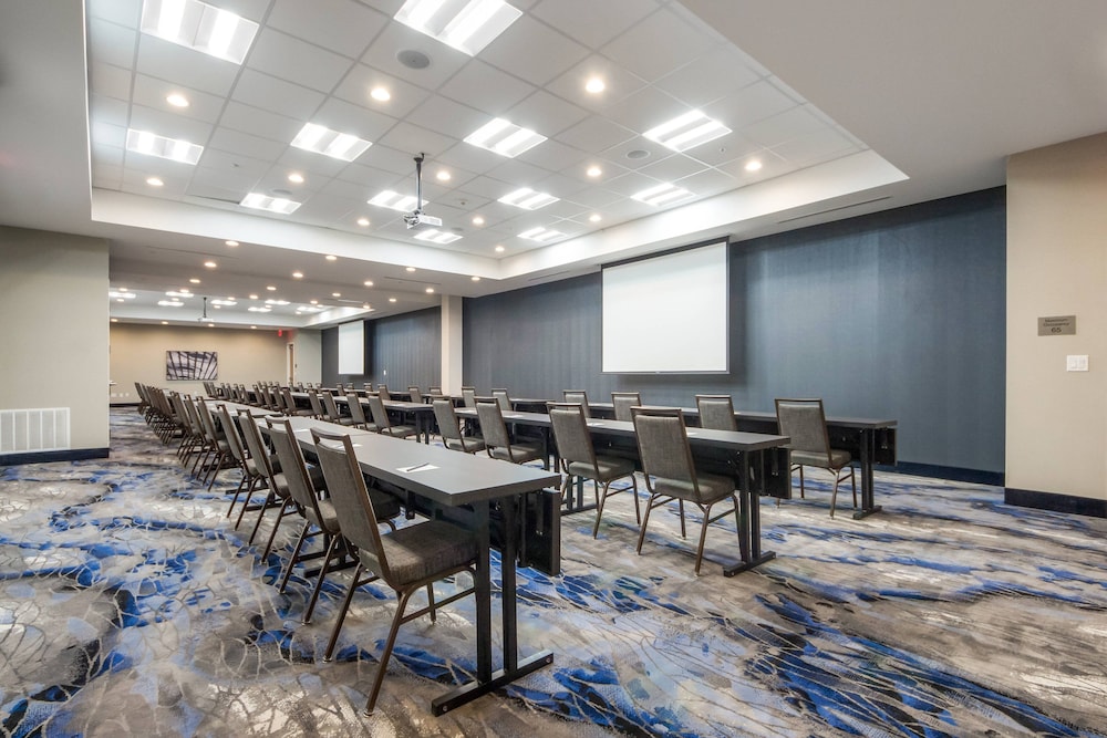 Fairfield Inn & Suites By Marriott Dallas Plano/Frisco 35/42