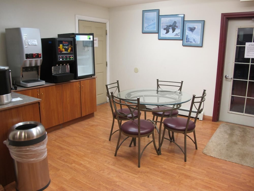 Microtel Inn & Suites By Wyndham Eagle River/Anchorage Are 20/27