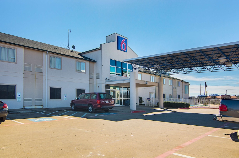 Motel6 Terrell, TX 43/58