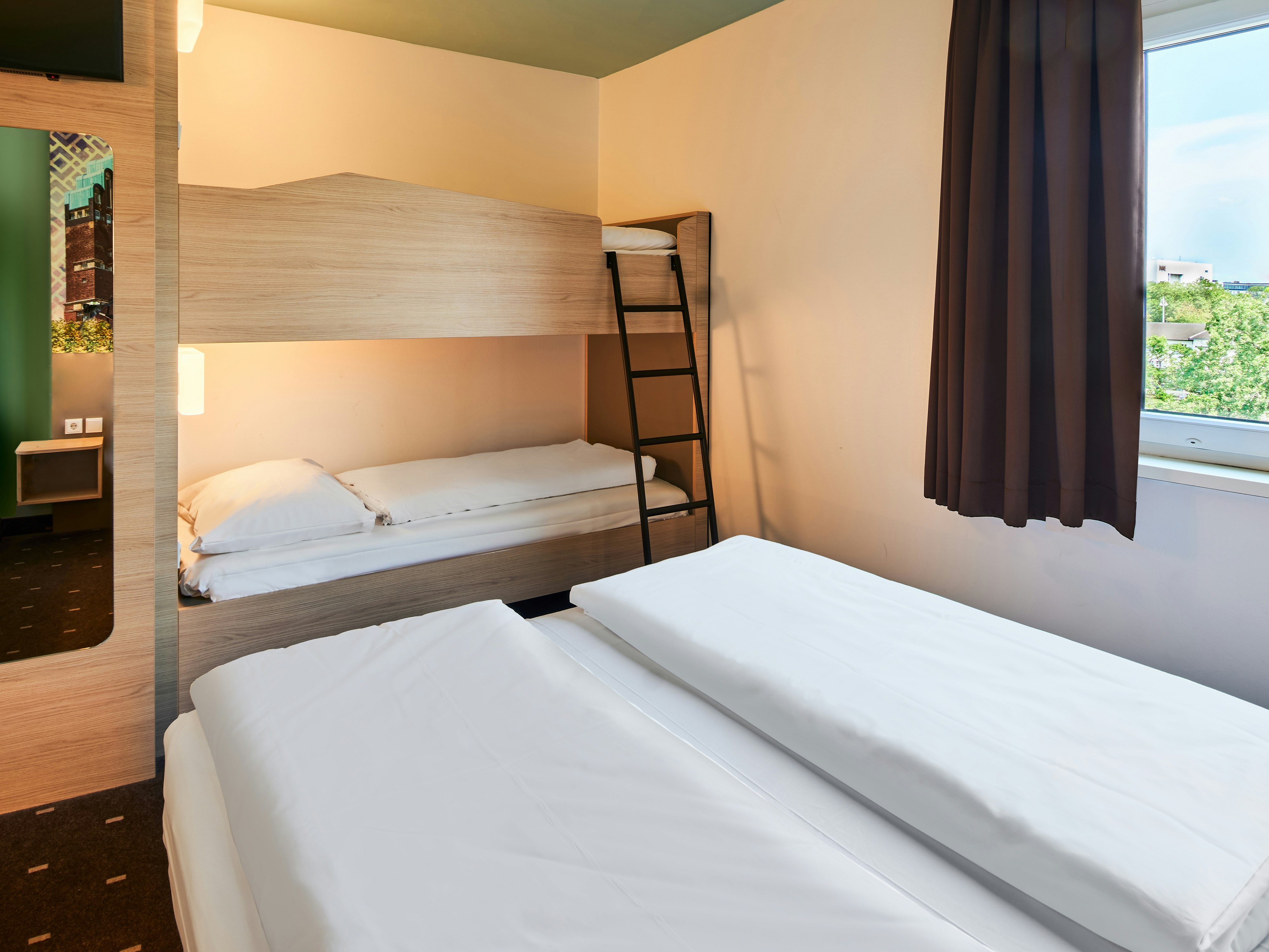 B&B Hotel Darmstadt 18/32