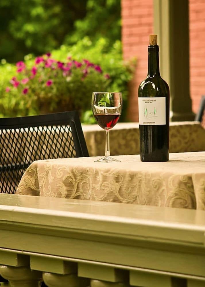 Whiskey Mansion Bed and Breakfast 11/22