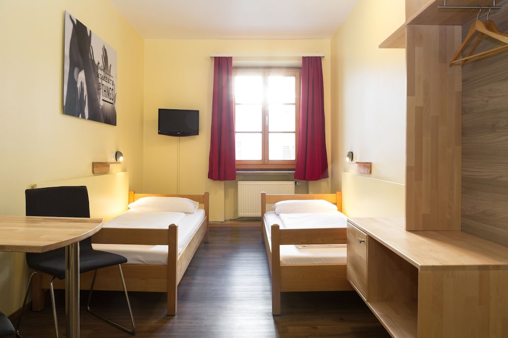 Euro Youth Hotel Munich 57/64