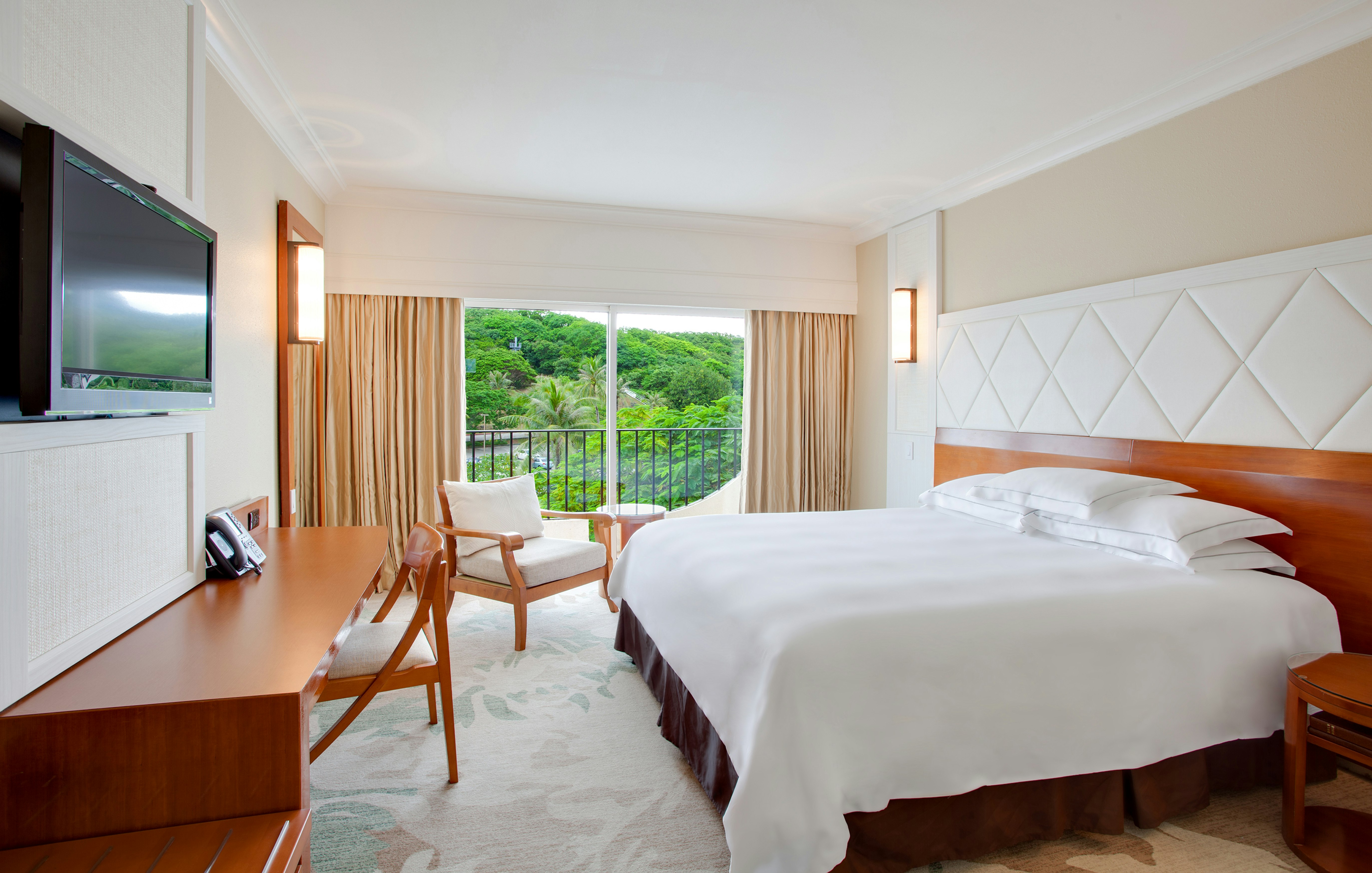 Garden, King Bed, Main Building