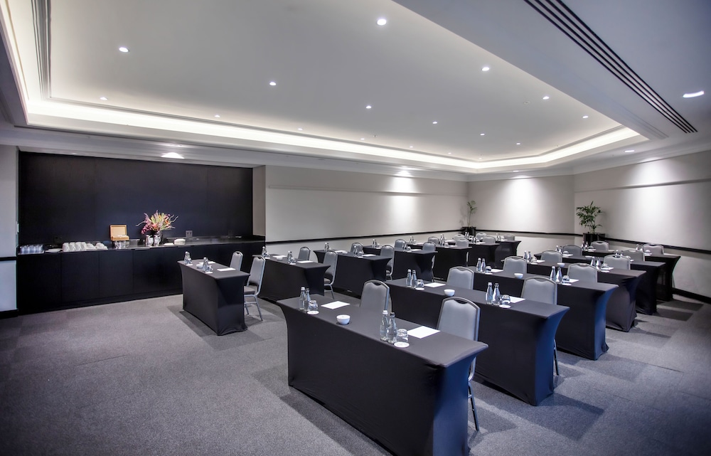 NH Johannesburg Sandton 69/77