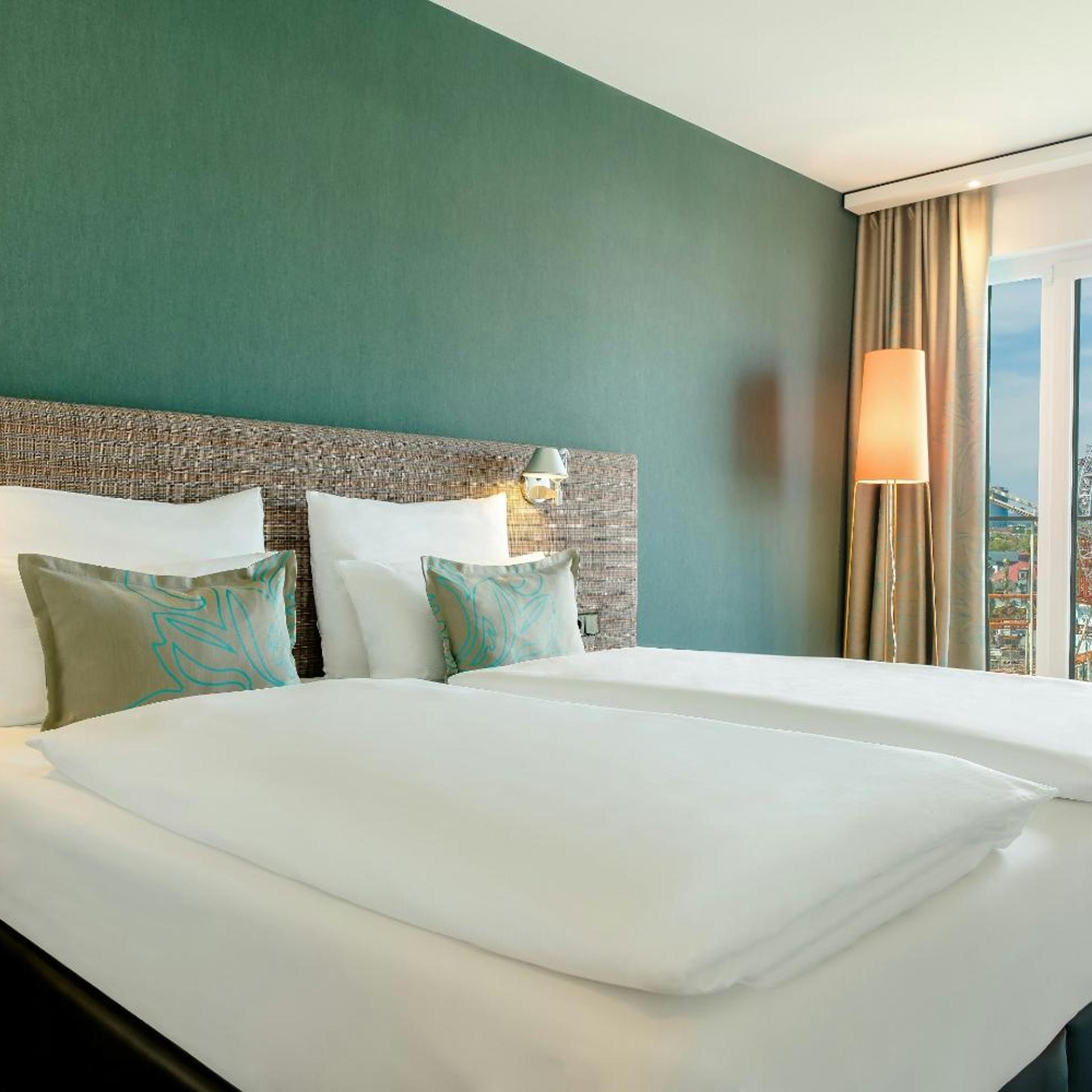 Superior, Double Bed, Balcony, Motel One Wienprater 3/6