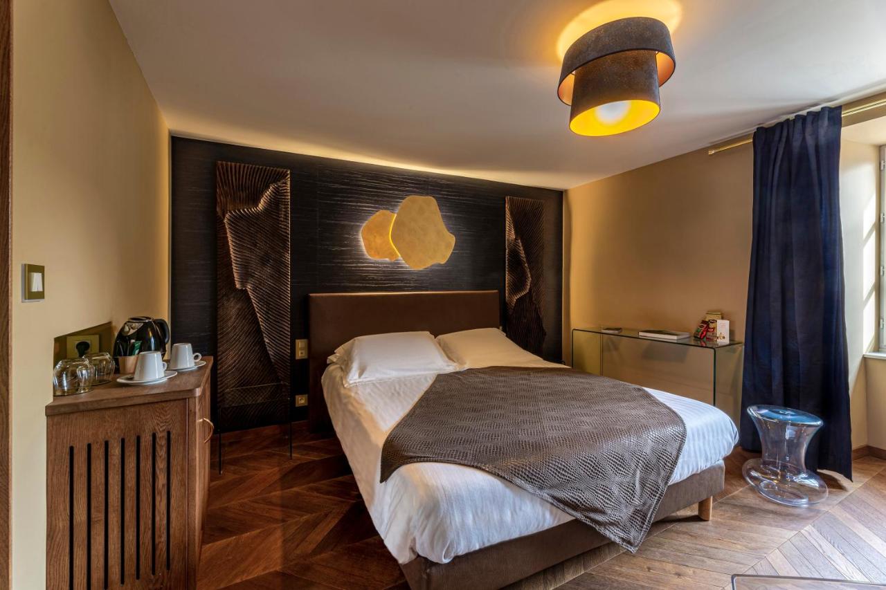 Superior, Double Bed, Fountain View