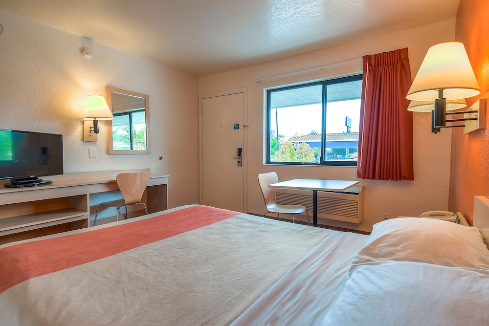 Motel6 El Monte, CA - Los Angeles 18/59