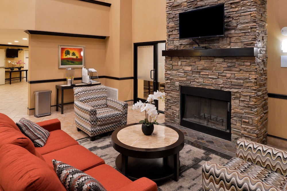 Hotel Chino Hills 40/63