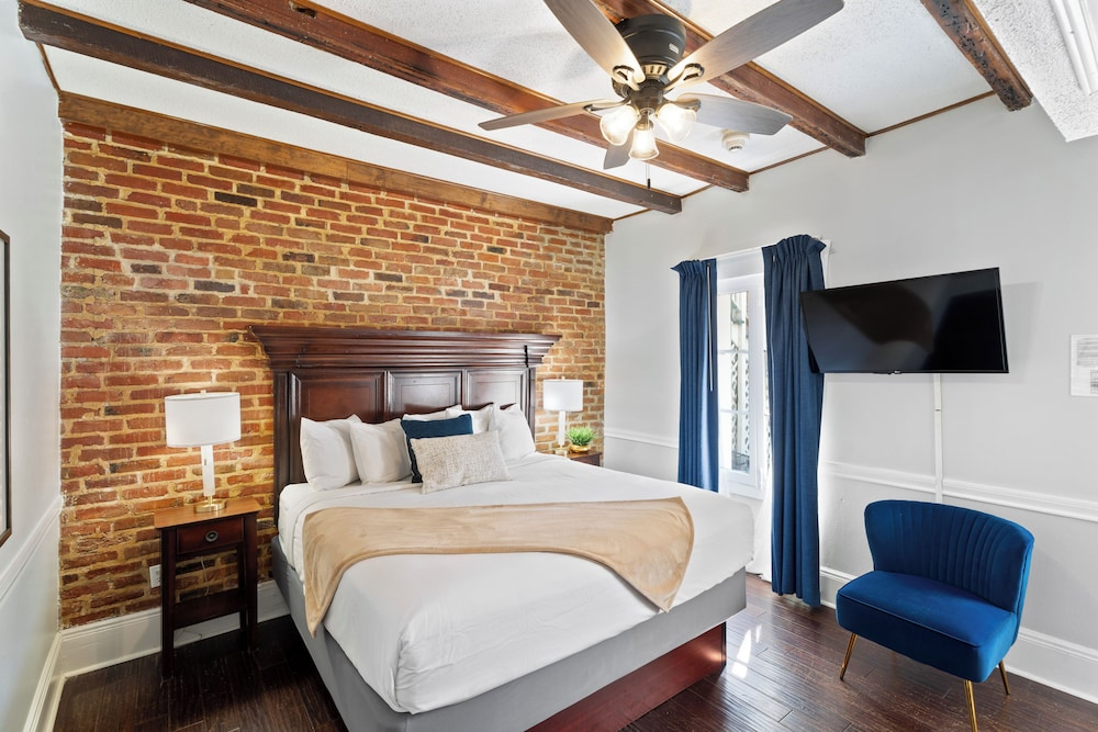 غرفة كلاسيكية بسرير كينج، Hotel St Pierre French Quarter 5/10
