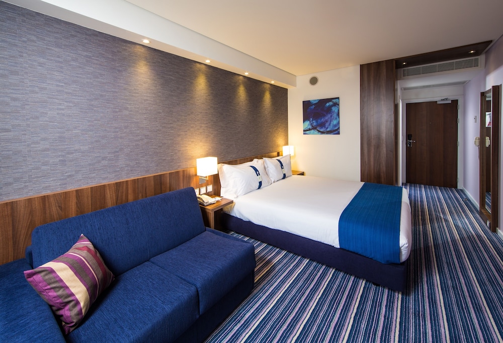 HOLIDAY INN EXPRESS LISBON AIRPORT 13/78