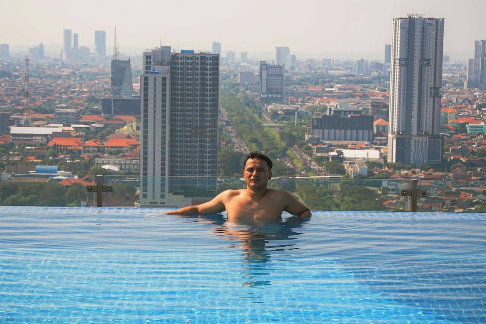 The Trans Luxury Hotel Surabaya 47/50