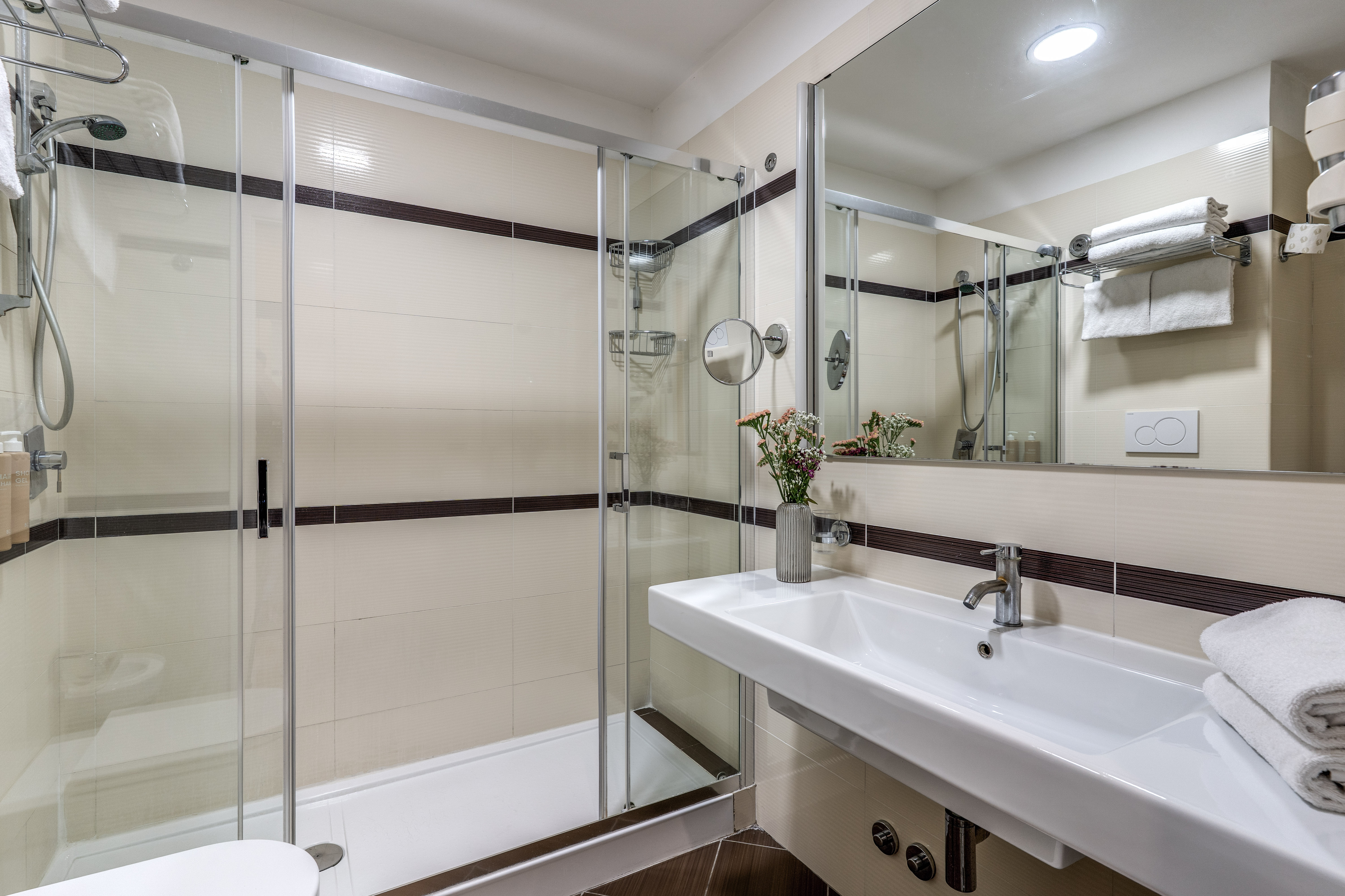 غرفة قياسية رباعية، Hotel Sonya 9/10