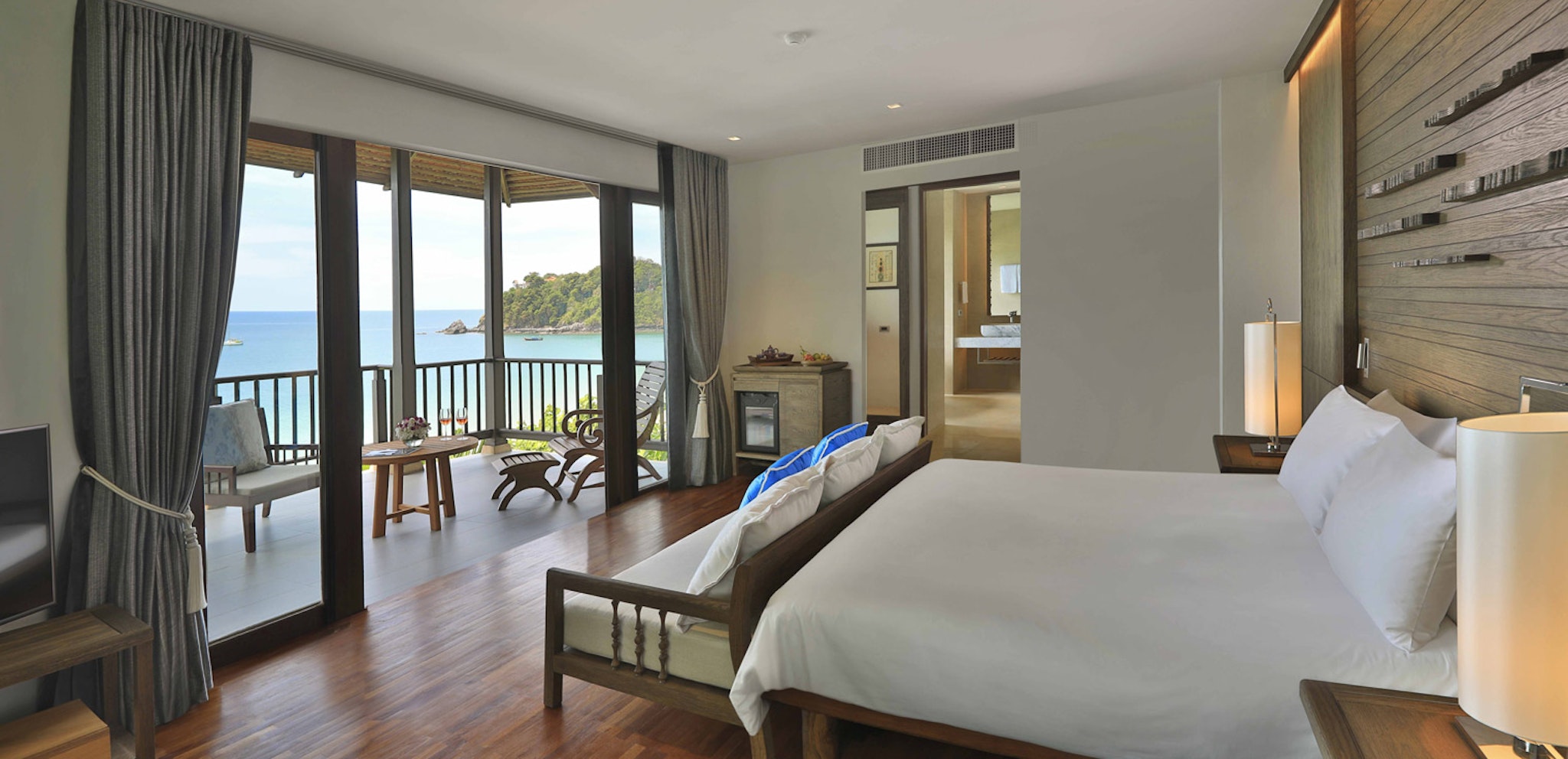 Bayfront Deluxe (Free Roundtrip Krabi Airport)