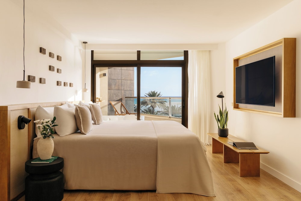 Reserve, Master, Suite, Ocean Front