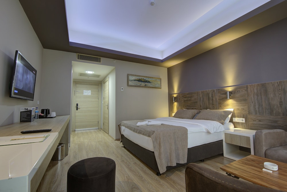 Arus Hotel 11/62