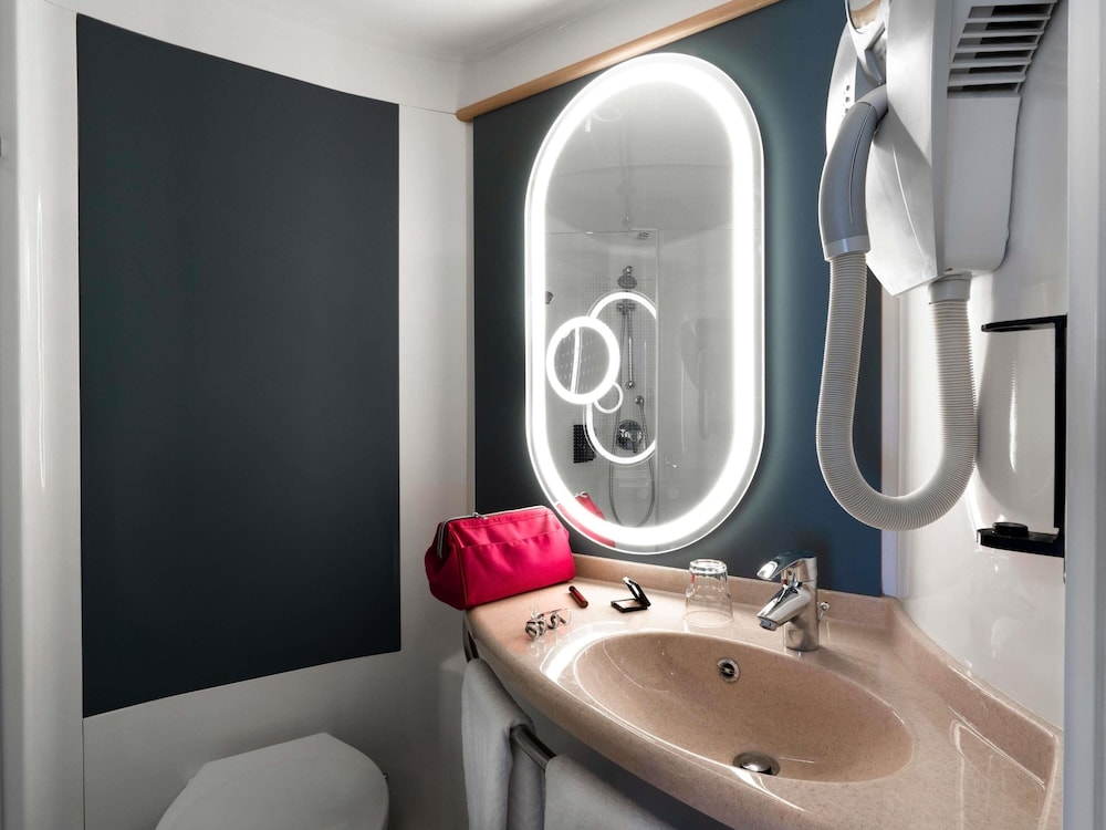 Ibis Macon Sud 68/68