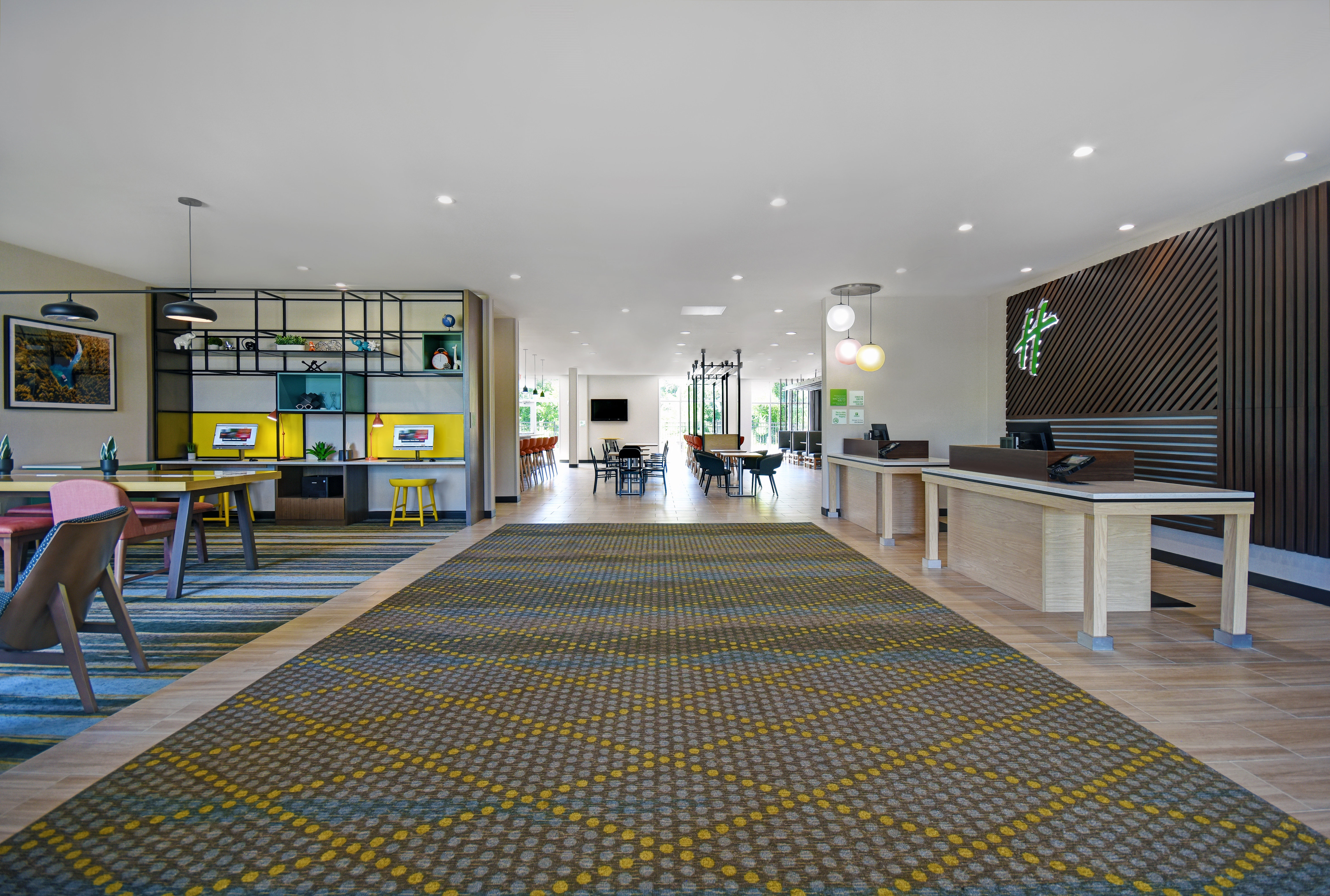 Holiday Inn Grand Rapids North 64/71