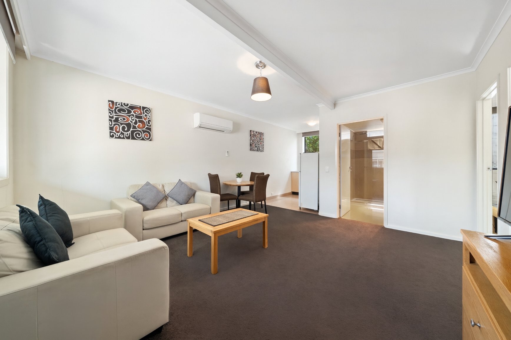 New Crossing Place Motel 29/43