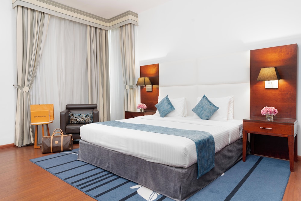 Golden Sands Hotel and Residences 14/71
