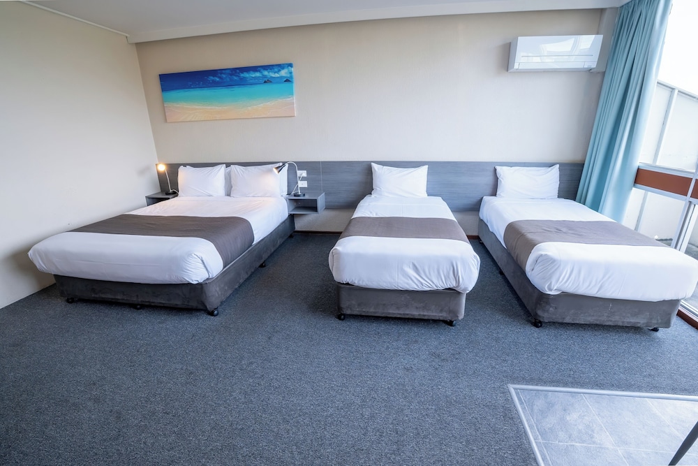 Superior, Family, Queen and Twin Beds, Bay View
