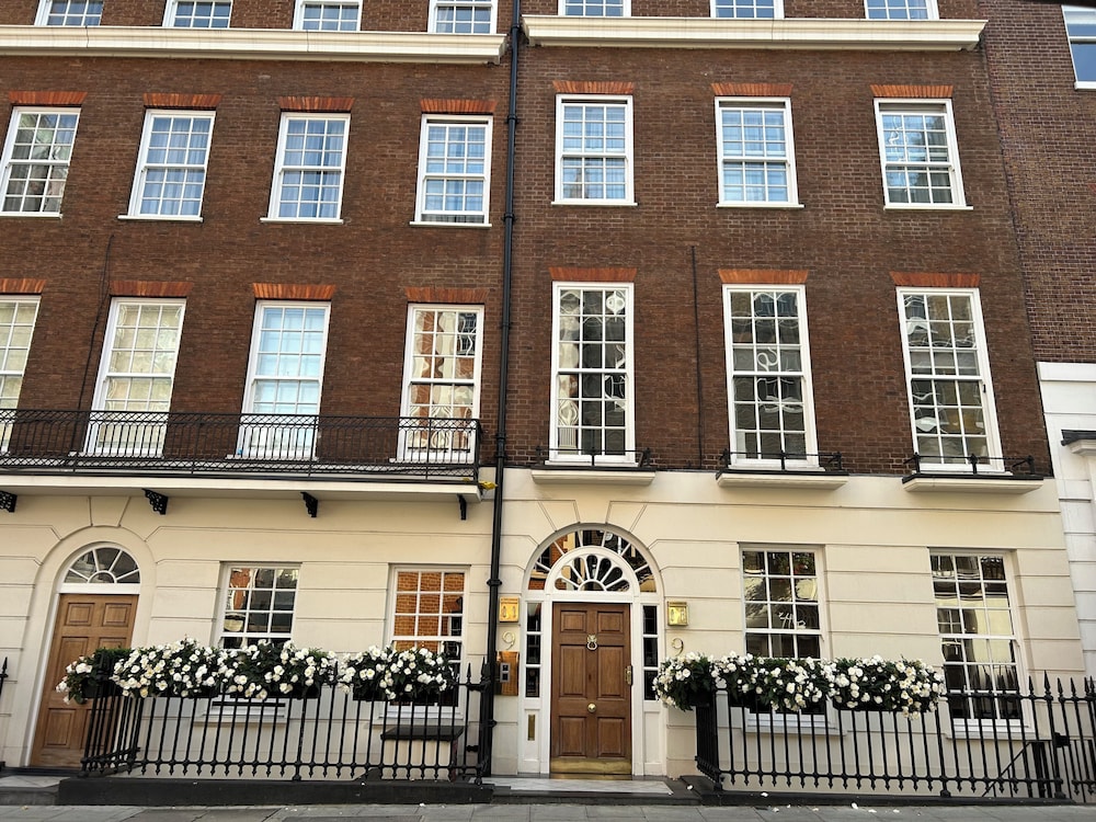 9 Hertford Street Apartments