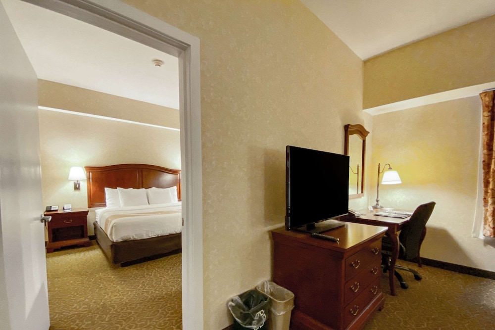 Maine Evergreen Hotel Ascend Hotel Collection 22/33