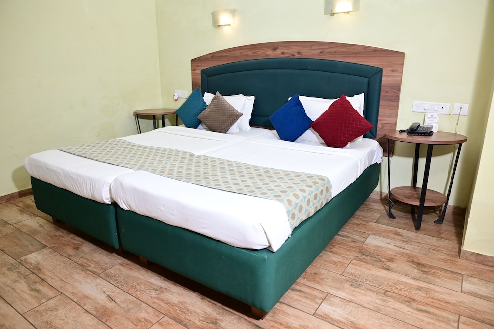 CAMA RAJPUTANA CLUB RESORT 6/17