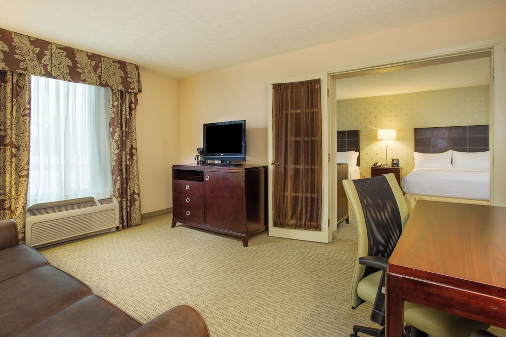 Holiday Inn Bloomington 52/53
