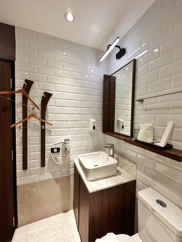 Aerotel Cebu 12/15