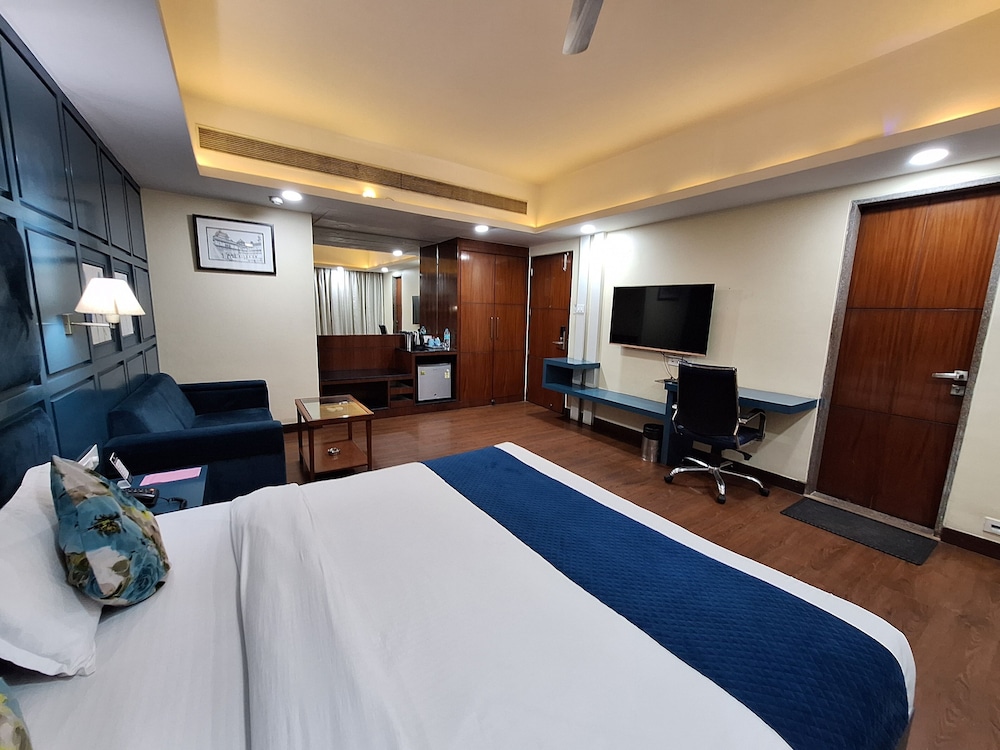 LN Hotels and Resorts 26/48