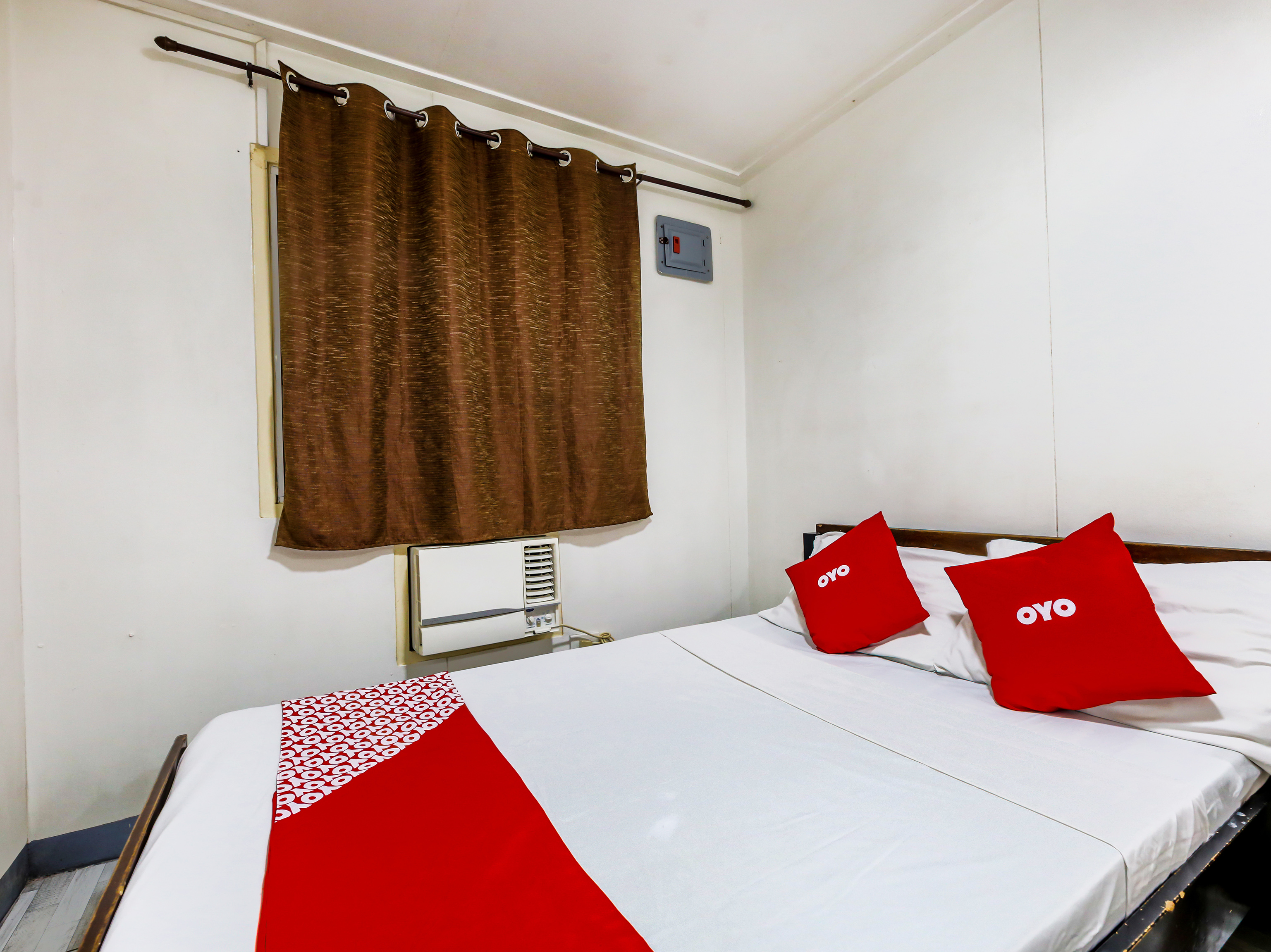 Metro Deluxe Residences 6/50