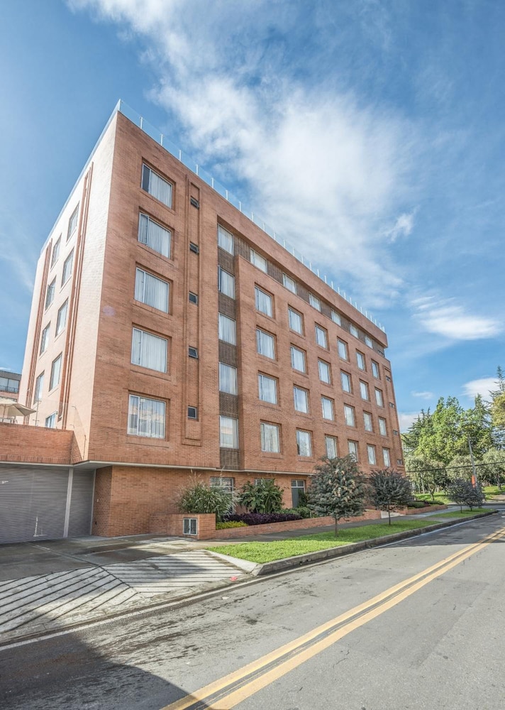 Hotel Plaza Suites 61/65
