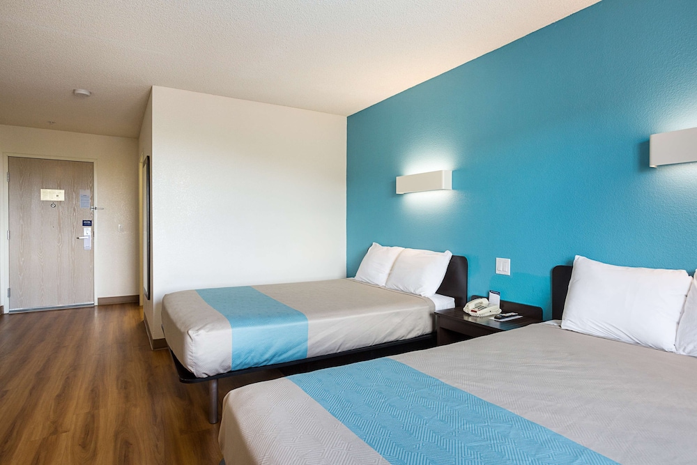 Motel6 Page, AZ 25/60