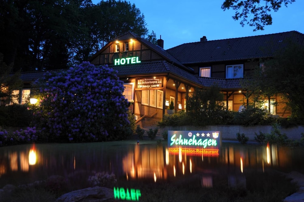 Hotel Schnehagen، فالزروده 42/50