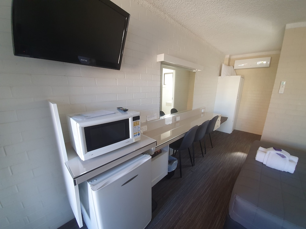 Coastal Bay Motel 56/66