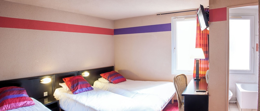 ROOM, TRIPLE