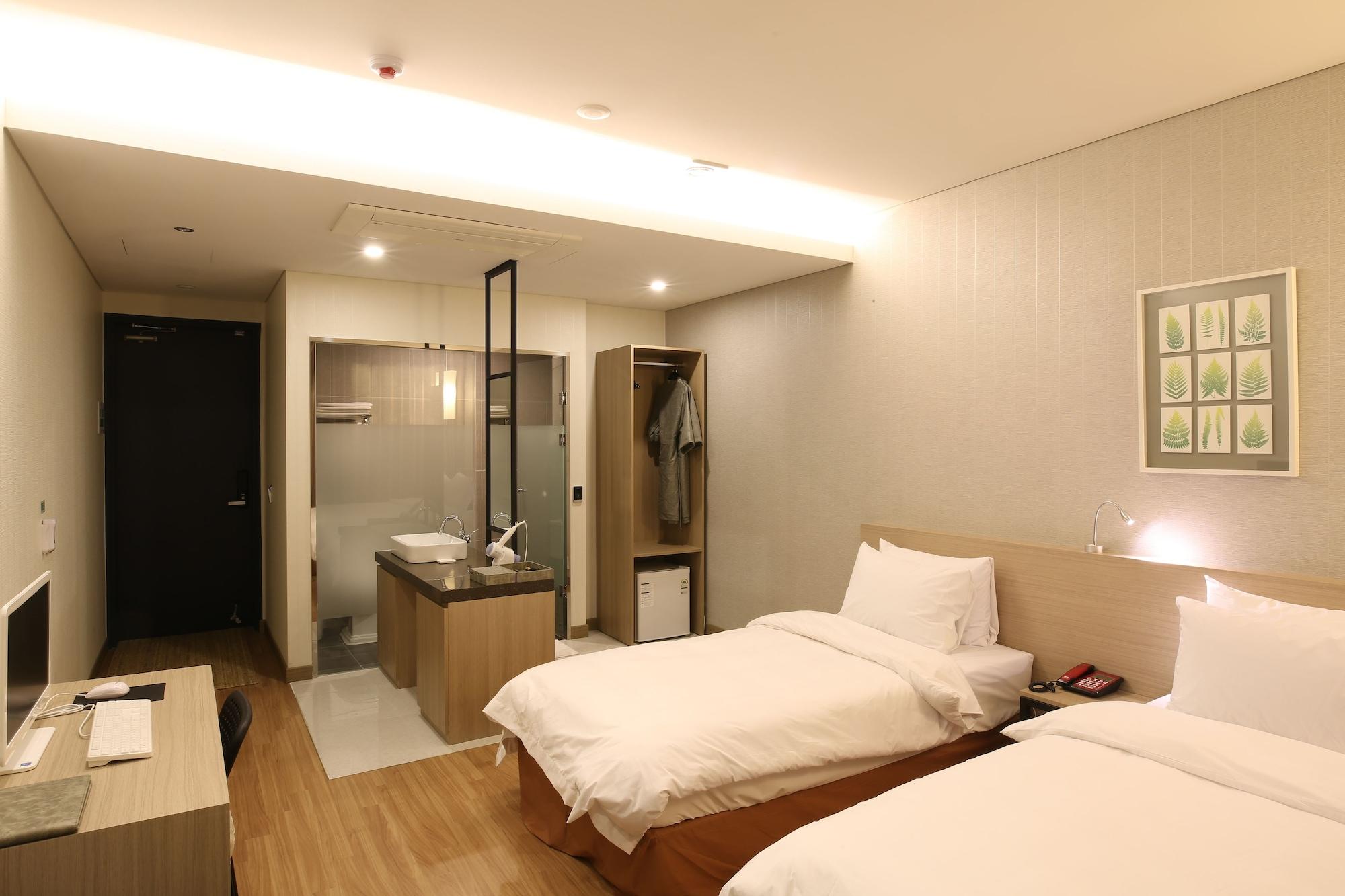 Hotel Clover 18/28